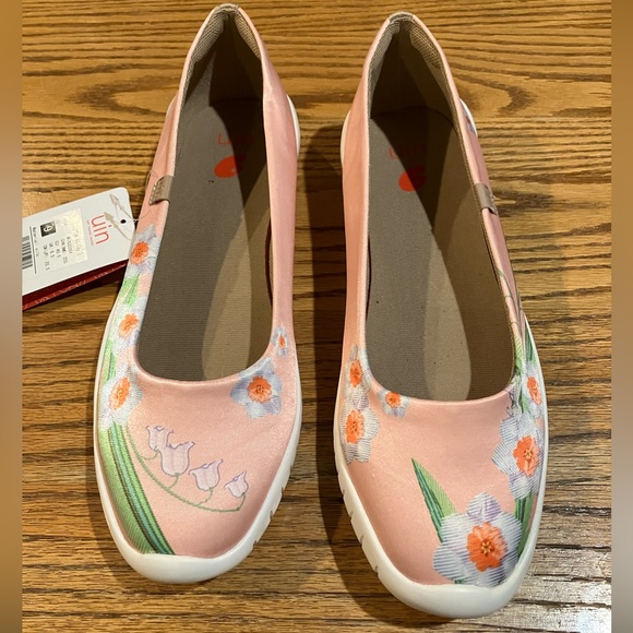 Lily of the Valley 2 UIN Art Travel Shoes - Picture 3 of 6